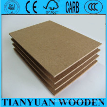 China 1220 * 2440 * 2-5mm Plain Hardboard Fábrica